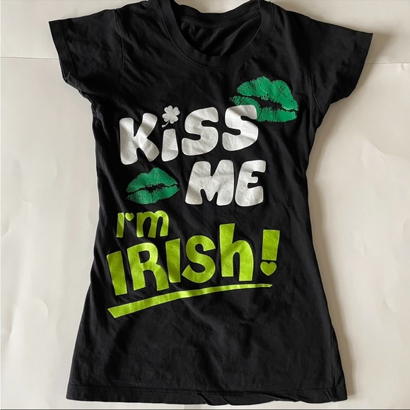 “Kiss Me I’m Irish” Cotton Short Sleeved Tee. Size 3/5 (Juniors) - Picture 2 of 7